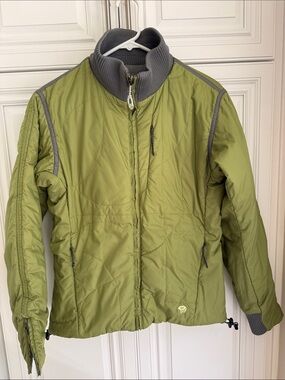 Mountain Hardwear reversible green/Gray Jacket, size M